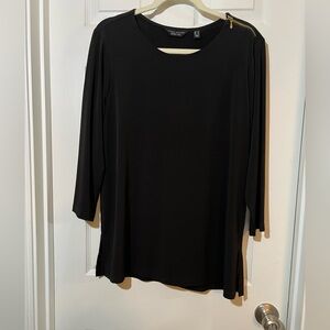 🦋 Susan Graver Elegant Black Top with gold zipper detail size large